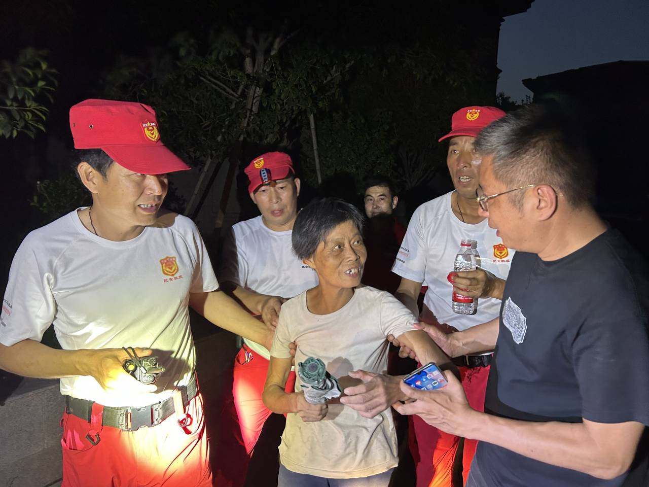 泛亚·电竞(中国)官方网站平安！走失超72小时的绍兴老人找到了(图1)