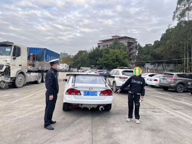 泛亚·电竞(中国)官方网站肇庆社会治安“大扫除”盗窃嫌疑人落网！公安速破系列入室(图6)