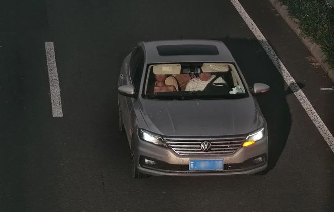 泛亚·电竞(中国)官方网站事发连云港郁洲北路！两“黑吃黑”被抓！(图1)