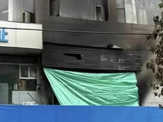 泛亚·电竞(中国)官方网站惨烈！四川卖酒夫妇凌晨在门店被烧死：都是为了讨生活的苦(图2)