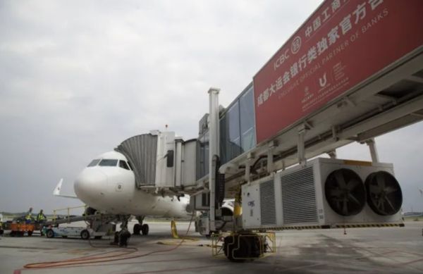 泛亚·电竞(中国)官方网站全球首条！天府国际机场投用远程无人驾驶自动登机桥