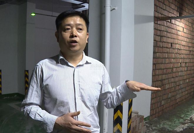 泛亚电竞这是什么操作？车位砌墙 还想安个“卷帘门”？！(图4)
