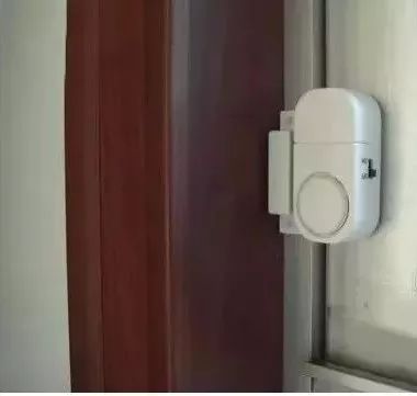泛亚电竞【扩散】这2人技术开锁入室盗窃！看到请立即报警！(图4)