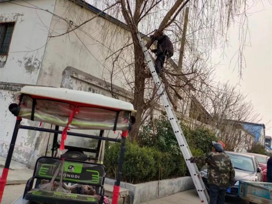 泛亚·电竞(中国)官方网站济宁市任城区南张街道李楼社区：快速维修控制器 为民解忧(图1)