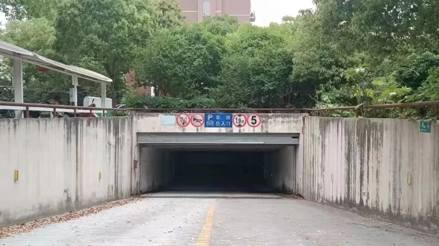 泛亚电竞调研手记丨近千个停车位这样“挖”出来