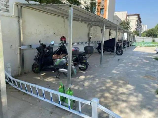 泛亚·电竞(中国)官方网站丰台这里闲置空地盘活 高效增“桩”破“停车充电难”(图3)