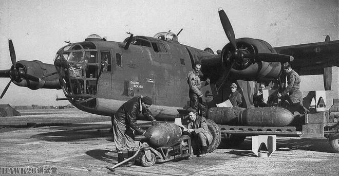 泛亚电竞85年前 B-24“解放者”原型机首飞 世界上生产量最大的重型轰炸机(图5)