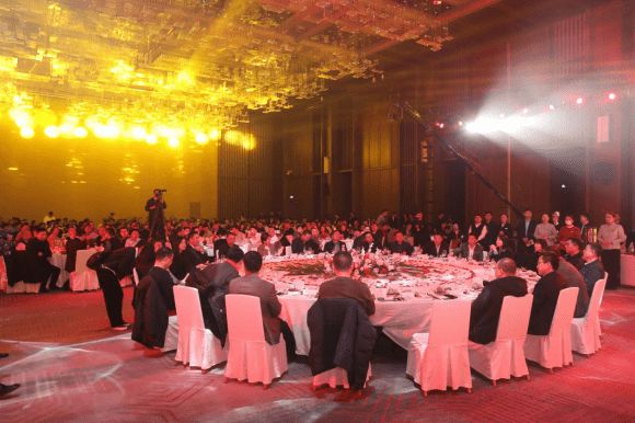 泛亚电竞中国建筑材料流通协会系统门窗专委会年会落幕CMECH引领未来(图2)