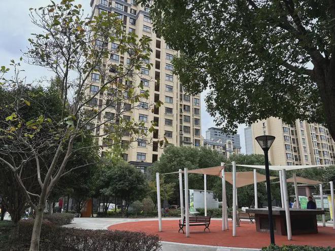 泛亚电竞一键即可报修、随时查看进度奉贤智慧物业“点亮”居民幸福生活(图3)