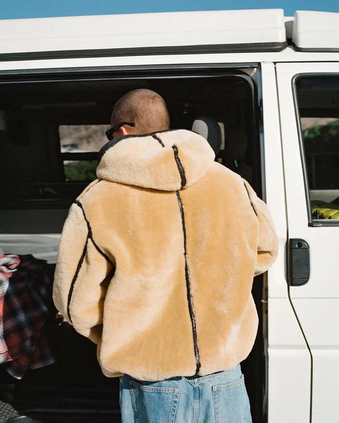 泛亚·电竞(中国)官方网站「短宽皮衣」含金量还在上升Rocky、Travis S(图6)