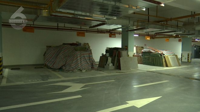 泛亚·电竞(中国)官方网站邻居把车位当“仓库”？！车主：根本停不进来