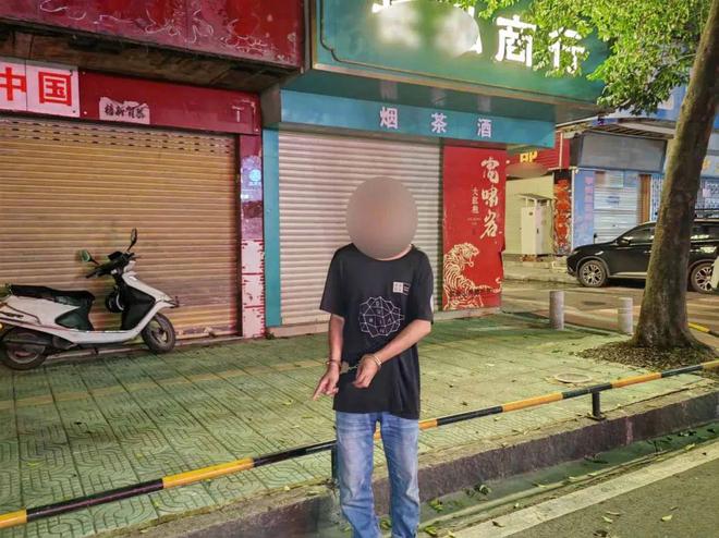 泛亚电竞揭阳榕城一男子将东一路附近卷帘门盗走！还交代干了这事！(图2)