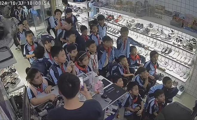泛亚电竞“感觉天都塌了”！这家店宣布倒闭！老板娘听劝…