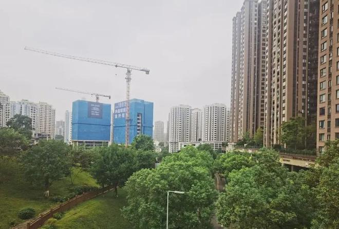 泛亚电竞观音桥惊现数栋鬼楼实地打探惊呆了意外发现观音桥要出新盘！