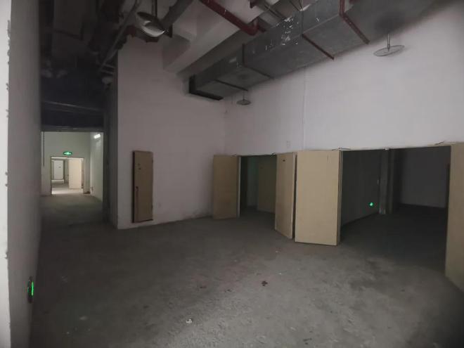泛亚电竞观音桥惊现数栋鬼楼实地打探惊呆了意外发现观音桥要出新盘！(图7)