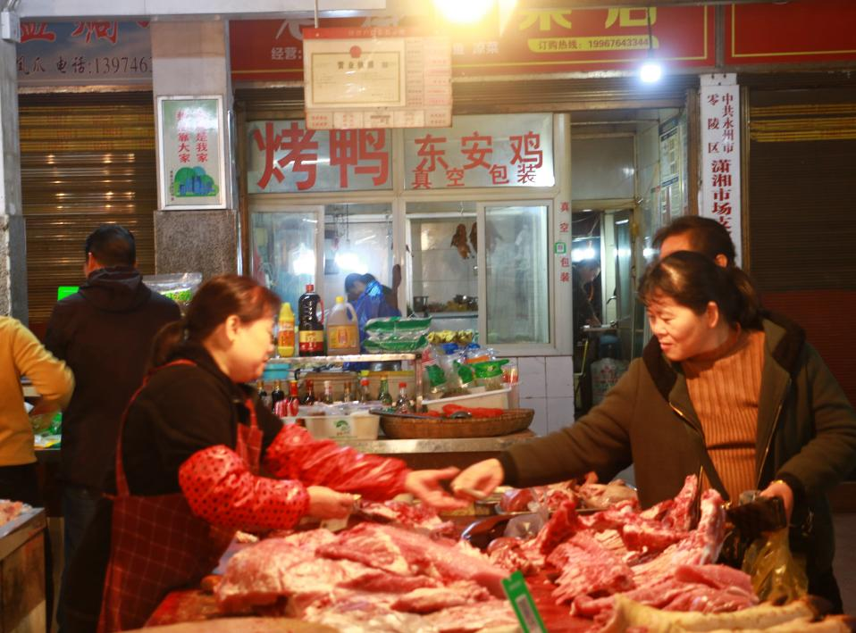 泛亚·电竞(中国)官方网站农贸市场“焕新颜” “烟火气”里显文明