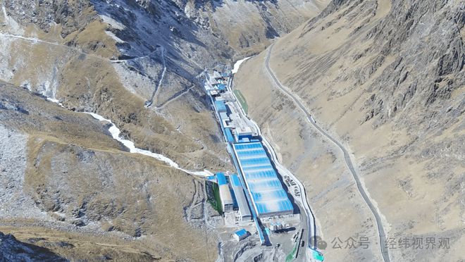 泛亚·电竞(中国)官方网站乌尉高速公路：跨越天山的交通巨龙(图2)