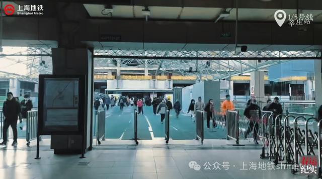 泛亚·电竞(中国)官方网站80个瞬间在上海地铁春运(图3)