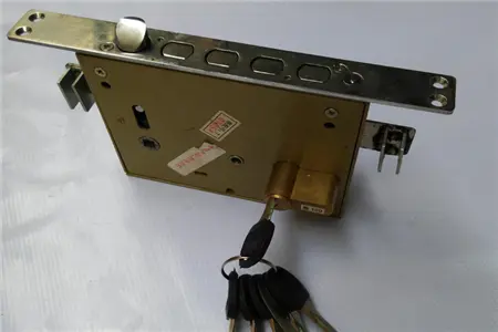 泛亚·电竞(中国)官方网站防盗门怎样换锁体？防盗门锁体如何选择？
