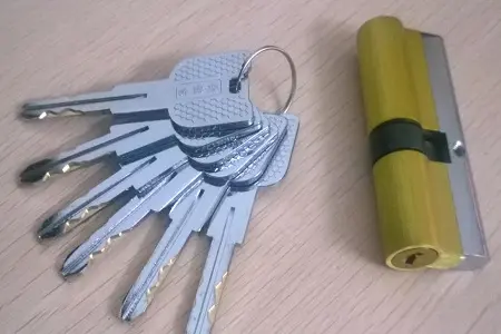 泛亚·电竞(中国)官方网站防盗门锁体尺寸？防盗门锁体如何选择？