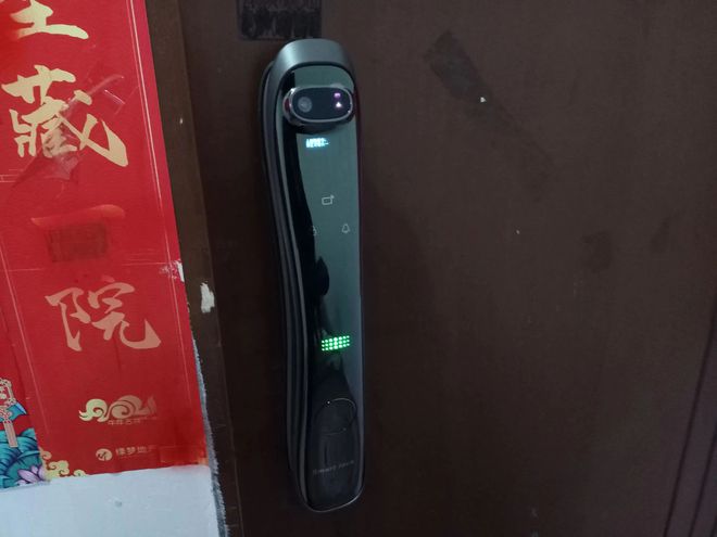 泛亚电竞警惕！看似不起眼的指纹门锁太可怕了用着真的安全吗？(图2)