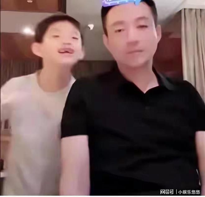 泛亚·电竞(中国)官方网站汪小菲直播晒娃炸上热搜！姐弟俩还同床睡信息量大到让人拍