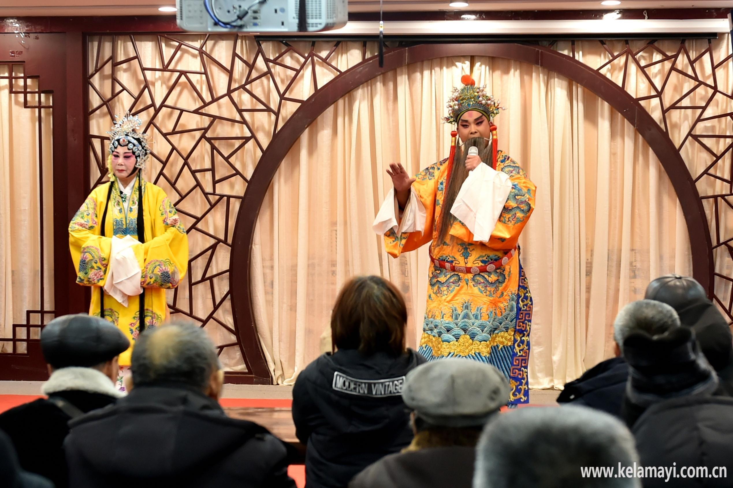 泛亚电竞玉龙辞岁寒风尽 金蛇献瑞福门开(图2)