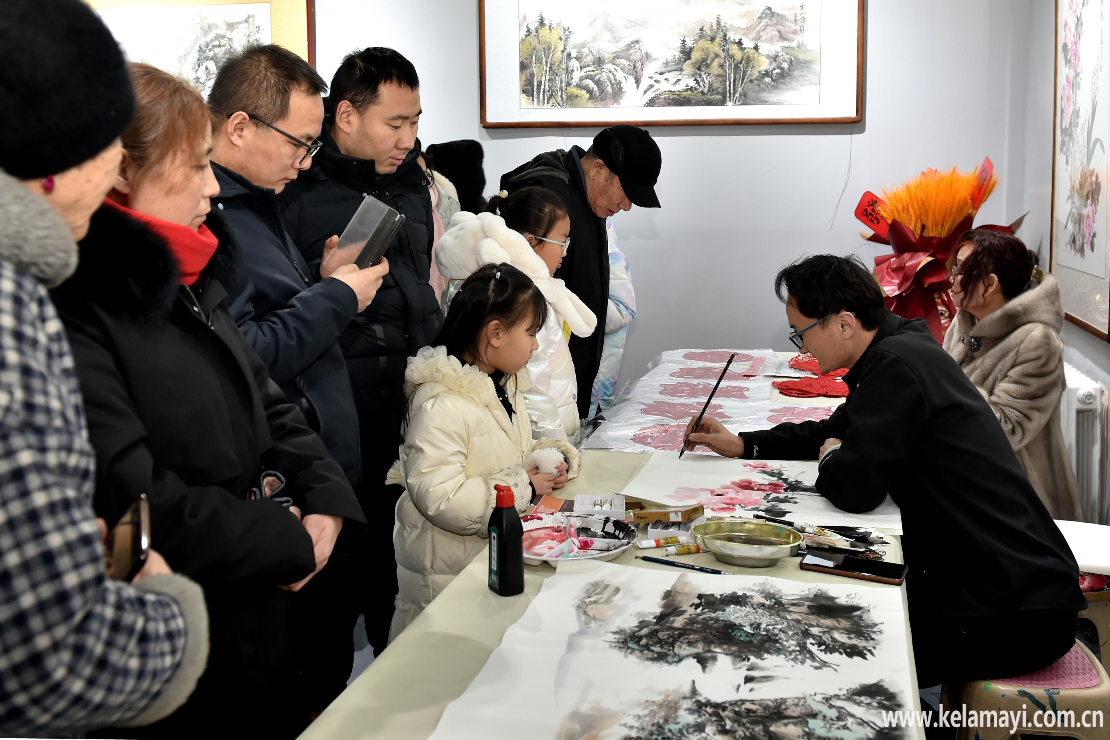 泛亚电竞玉龙辞岁寒风尽 金蛇献瑞福门开(图3)