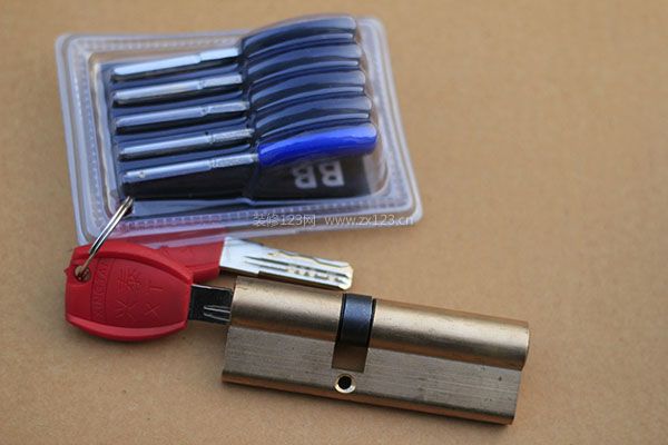 泛亚电竞防盗门锁芯