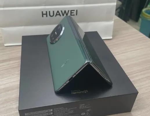 泛亚电竞年底换折叠屏手机：建议一步到位这4款配置强几乎“零差评”(图2)