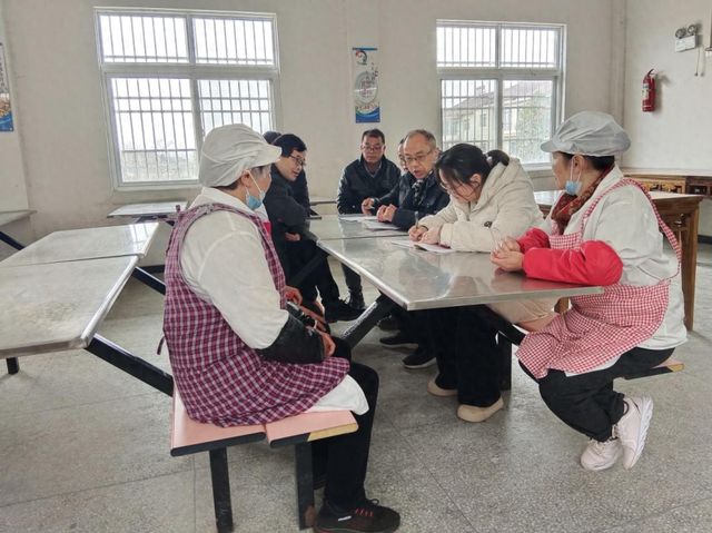泛亚·电竞(中国)官方网站怀宁县清河中心学校开展食堂食品安全现场办公会